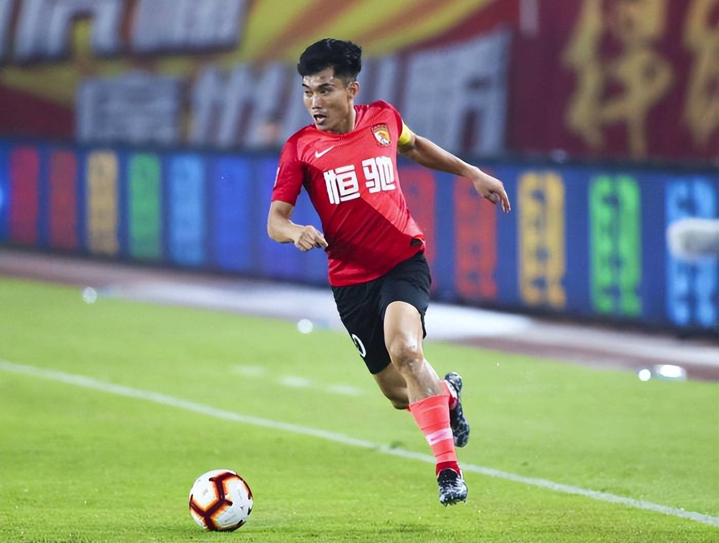 九游娱乐官方-包含广州恒大球员透露备战心得，备战关键之战的词条