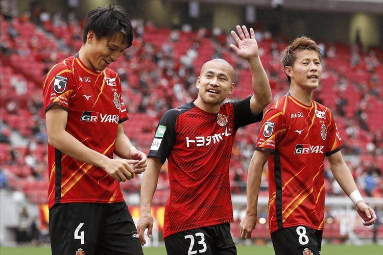 广岛三箭客场大捷，锁定亚冠晋级