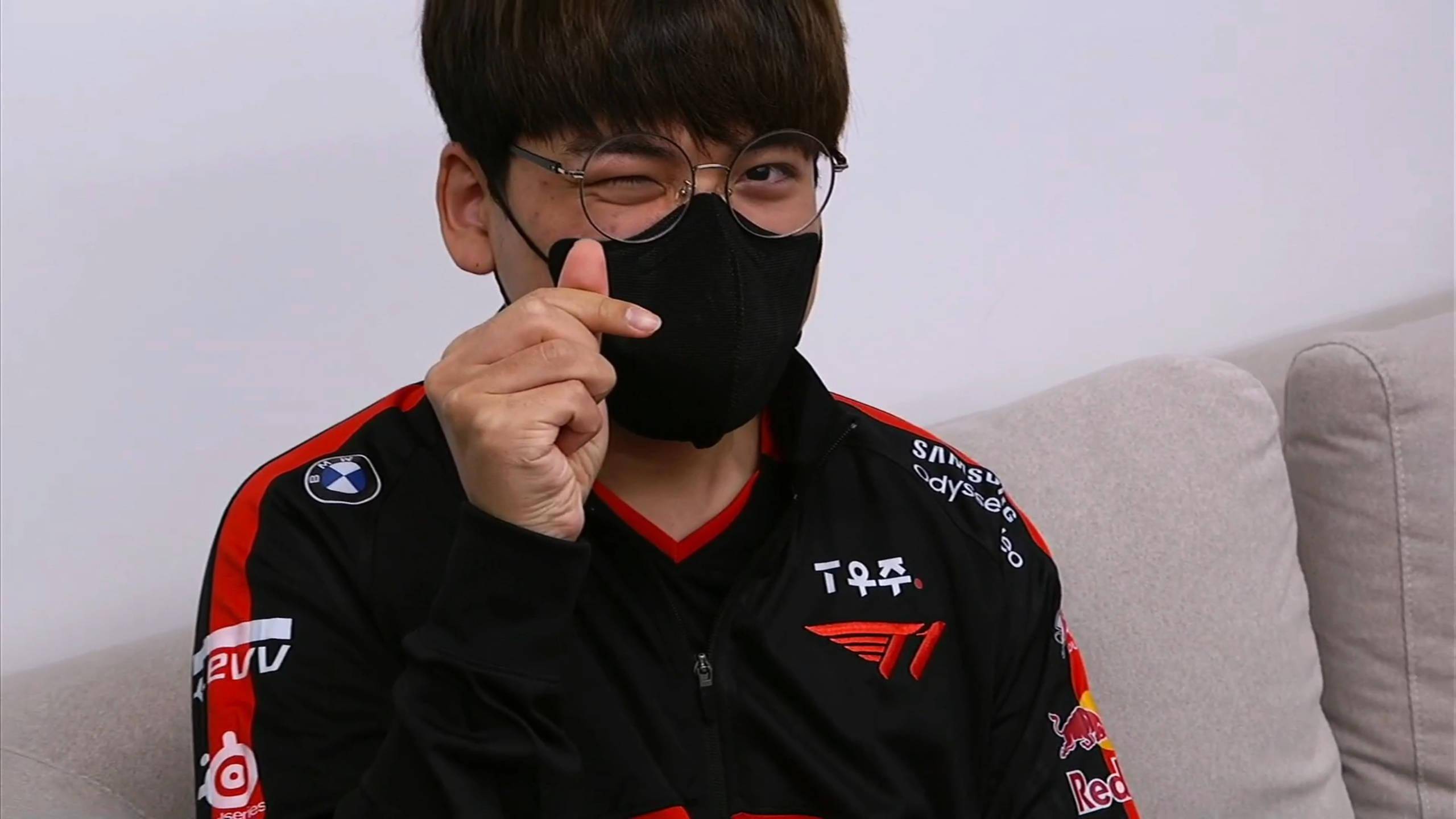 九游娱乐-DFM轻取DK,Oner打出惊人五杀峡谷大战四强赛,点燃全场激情的简单介绍