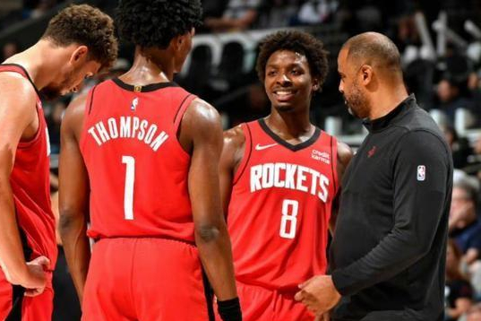 队内矛盾曝光,球员团结合作成问题 队内矛盾曝光,球员团结合作成问题