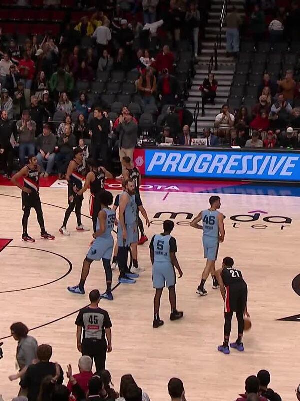 开拓者队连胜灰熊队，晋级季后赛次轮