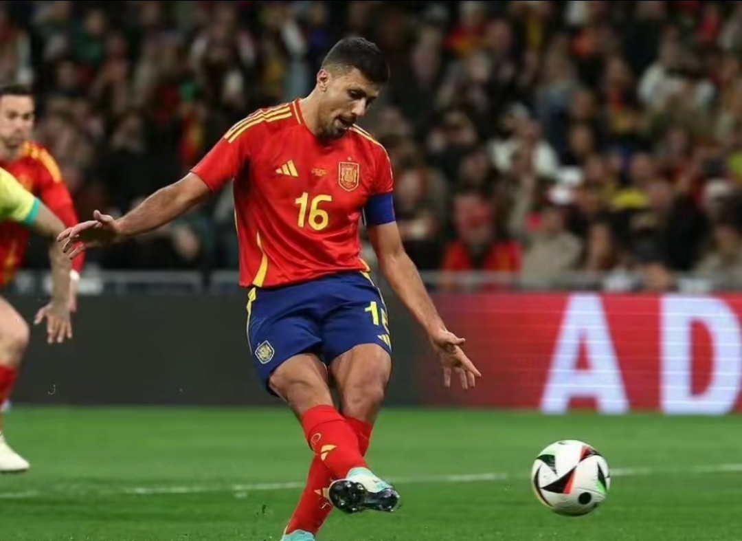 西班牙足球年度最佳球员评选 西班牙足球年度最佳球员评选